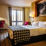 Lodge At Bristol